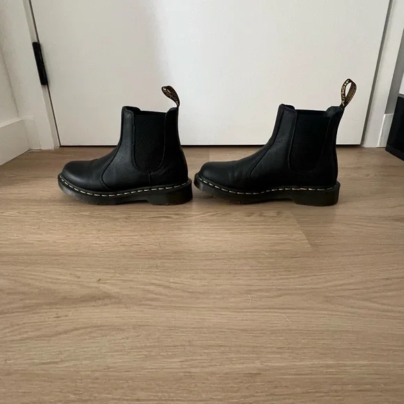 Black Leather DR. DOC MARTENS Chelsea Boots size 37 6 MARTEN bootie ankle - Picture 4 of 5